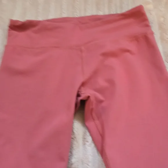 Fabletics Salmon Leggings With Lace - Picture 3 of 4
